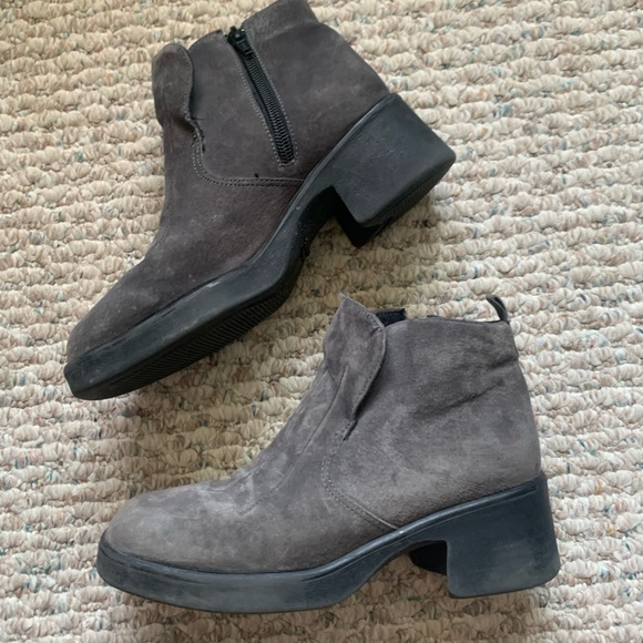 Hush Puppies vintage, suede ankle boots - Picture 8 of 9